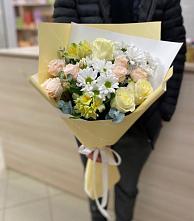 Букет цветов из:  Альстромерии, Розы и Хризантемы в Красном Чикое